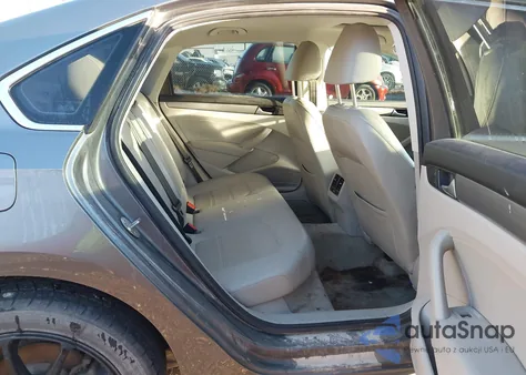 2015 Volkswagen Passat 2.0L Tdi Se z USA, uszkodzony, nr VIN 1VWBV7A32FC058319